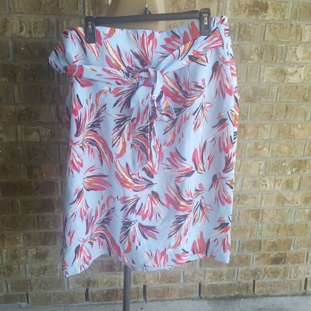 LANE BRYANT Printed Tie Front Skirt - Size 24 - Picture 1 of 4